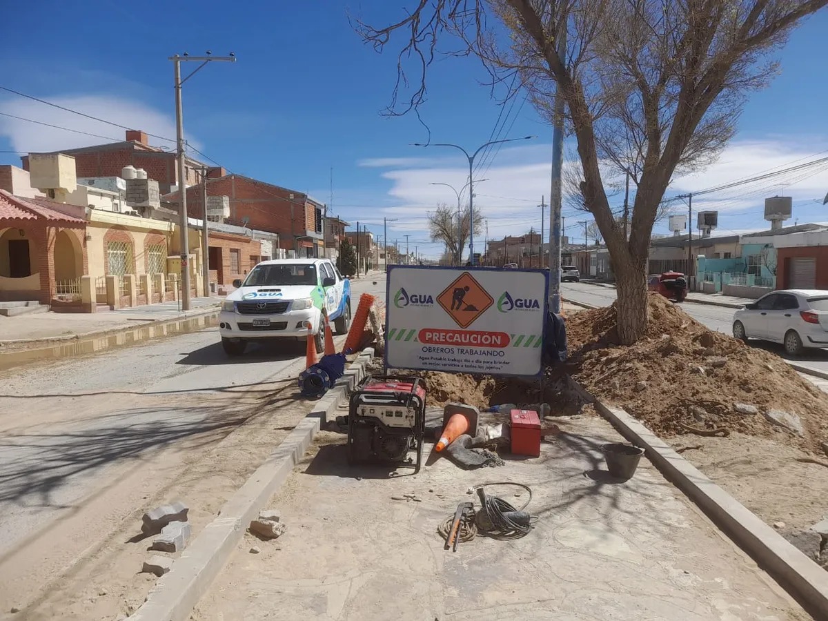 Nueva obra de empalmes para mejorar el servicios de agua potable en La ...